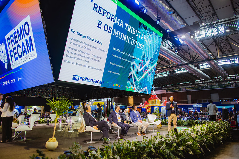 analysis, pay, business people, meeting, banks, stock exchange, trading floor, dollar, euro, finance, financial crisis, financial world, business, business dealings, win, capital, economy, loans, politics, pension, recession, speculation, loss, delivery date, forward business, world economy, economic crisis, stock exchange, finance, business, business, economy, economy, economy, economy, politics, politics, politics, politics, politics, recession, loss, loss